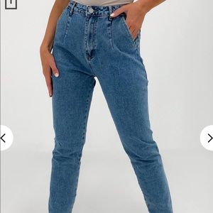 Light blue wrath pleat detail straight leg jeans